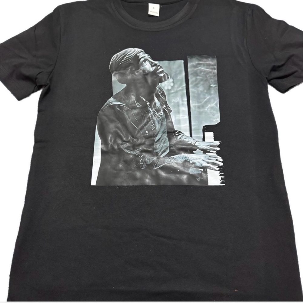 Marvin Gaye Classic Black Graphic Tee with Musician Print